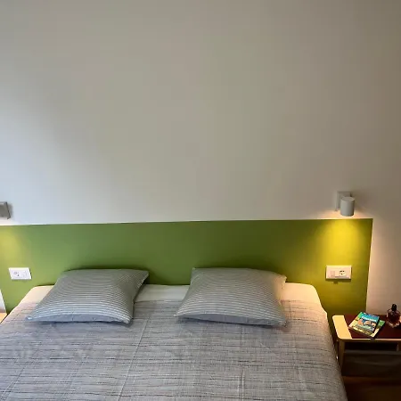 Style 1brd*** * Split